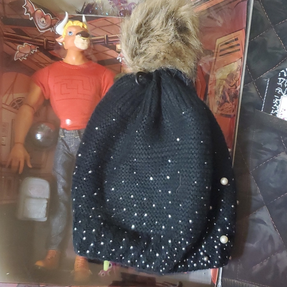 PEARL AND SILVER STUDDED WITH FUR BALL - Picture 4 of 9